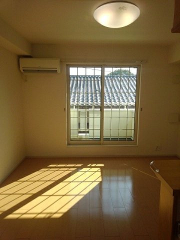 熊本市東区小山２丁目のアパートの居間・リビング|居間です