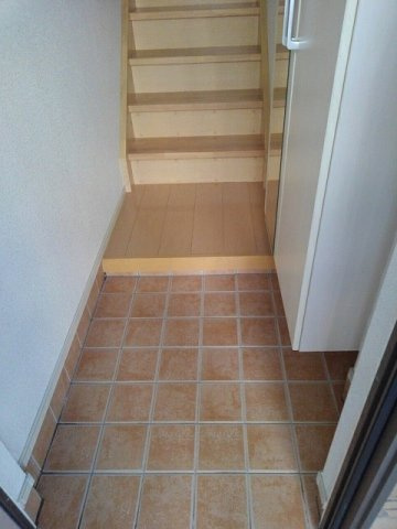 熊本市東区小山２丁目のアパートの玄関|きれいな玄関です