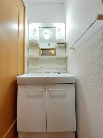 熊本市中央区渡鹿７丁目のアパートの洗面所|脱衣スペースもあります