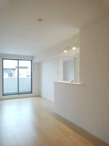 熊本市東区小山２丁目のアパートの居間・リビング|ゆったりとした居間です