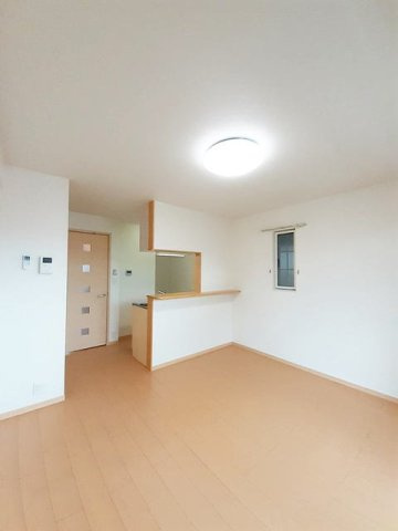 熊本市東区戸島１丁目のアパートの居間・リビング|リビングです
