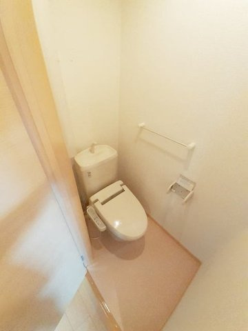 熊本市東区戸島１丁目のアパートのトイレ|清潔感のあるトイレです