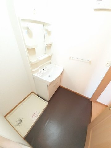 熊本市東区小山２丁目のアパートの洗面所|使いやすい洗面所です