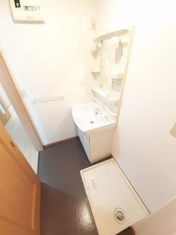 熊本市東区小山２丁目のアパートの洗面所|忙しい朝には欠かせない洗面所です