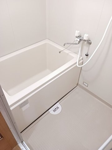 熊本市東区湖東３丁目のアパートの浴室|お風呂です