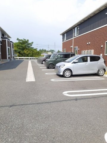 熊本市北区鹿子木町のアパートの駐車場|駐車場完備です