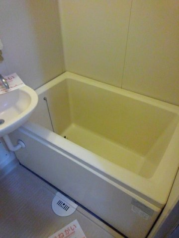 熊本市北区西梶尾町のアパートの浴室|ゆったり過ごせるお風呂です