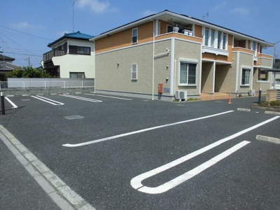 【駐車場】 | フィオーレ | 駐車場があるので、車を買う予定の方も安心です