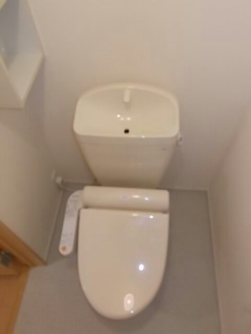 熊本市中央区島崎１丁目のアパートのトイレ|ゆったりとした空間のトイレです