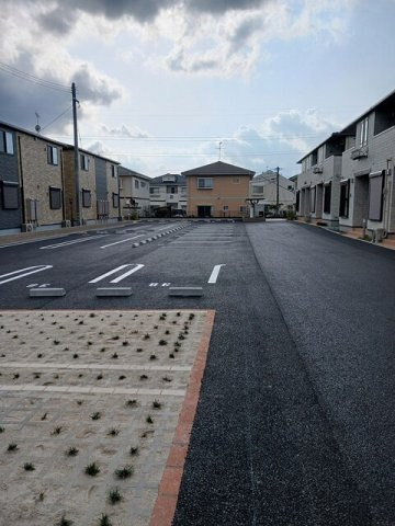 菊池郡菊陽町大字津久礼のアパートの駐車場|駐車場に車を止められます