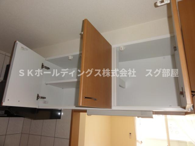 Ｋ．Ｓ．Ｔ．フローラルコートのキッチン|キッチン吊戸棚