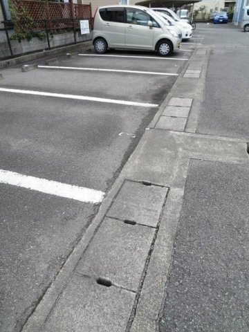 アムール・ハザカＣの駐車場|駐車場に車を止められます