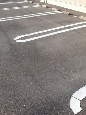 ルフィーネの駐車場|駐車スペースもあります