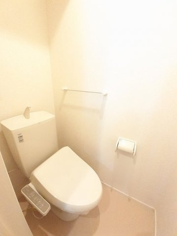 ジェルメ　アローＡのトイレ|ゆったりとした空間のトイレです
