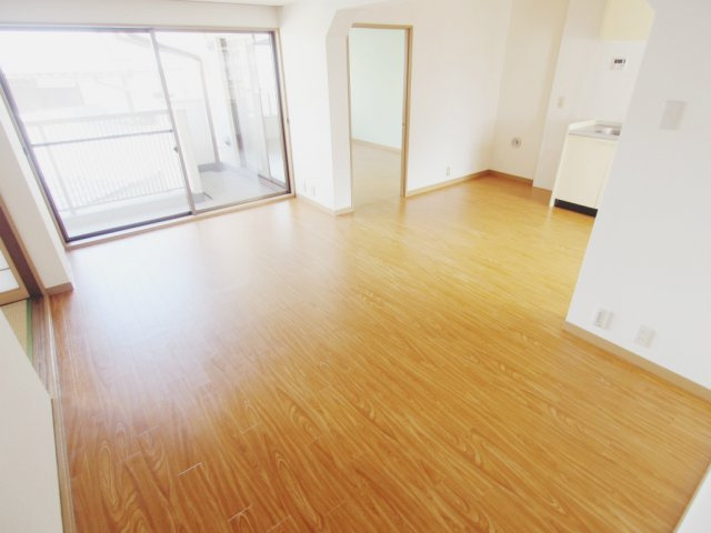 ドミール横山の居間・リビング