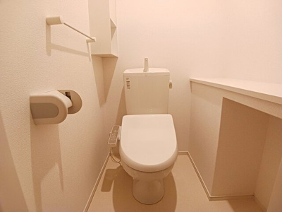【トイレ】 | ラ・クレール・メゾン | コンパクトで使いやすいトイレです