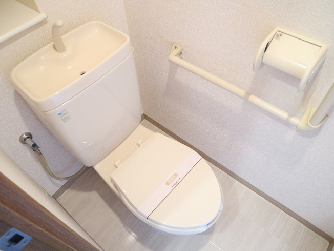 【トイレ】 | ソレイユ華 | キレイな個室空間です