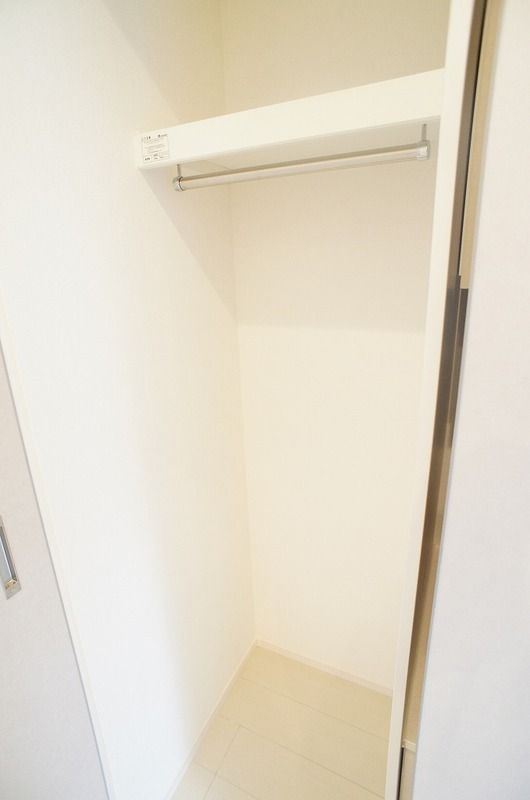 横浜市南区中里１丁目の賃貸マンションの収納