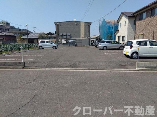 レオパレス南の駐車場