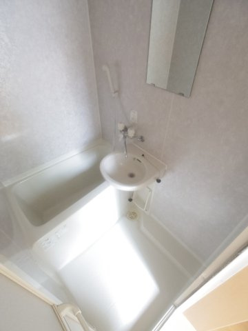 クレア元町の浴室