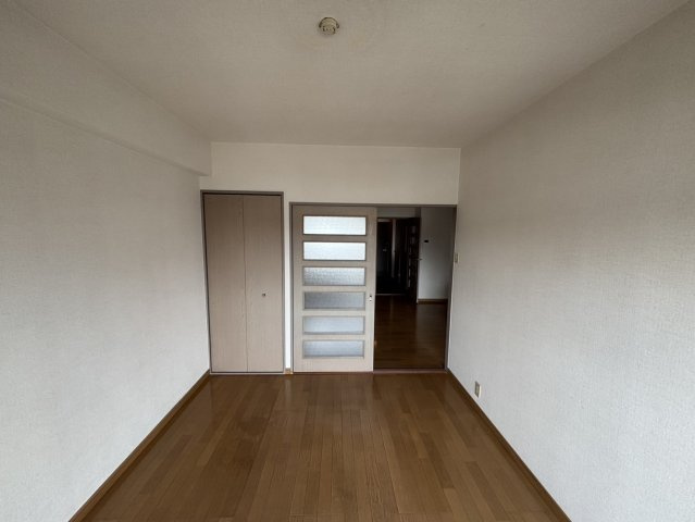 ダイナコート鷹の巣の洋室