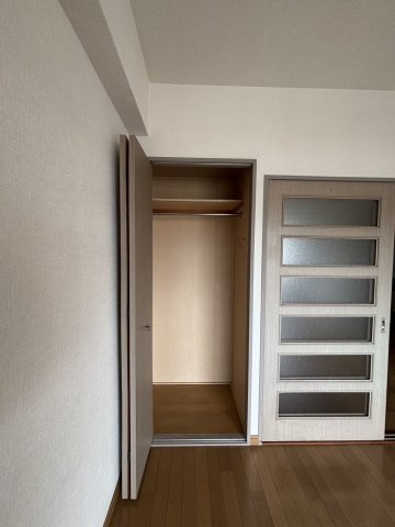 ダイナコート鷹の巣の洋室