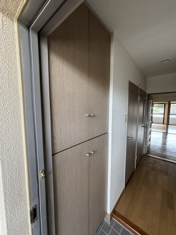 ダイナコート鷹の巣の玄関