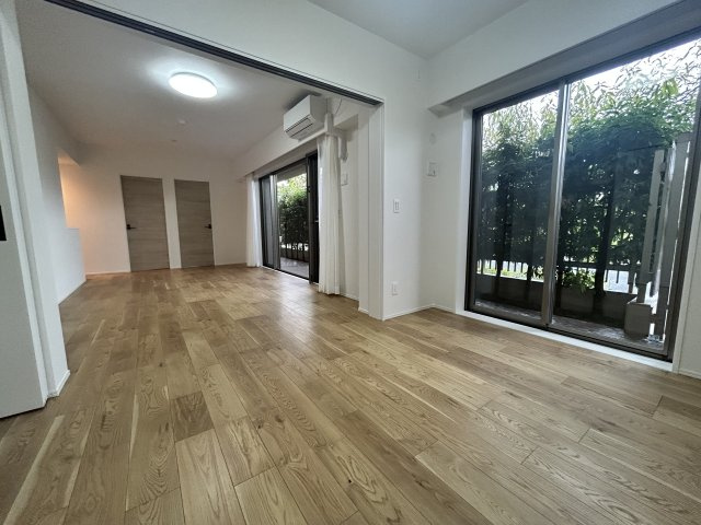 D'クラディアひばりヶ丘RESIDENCEの洋室|LDと隣接しております洋室は3枚引き戸ですので、さらに広く、快適に生活ができます！
