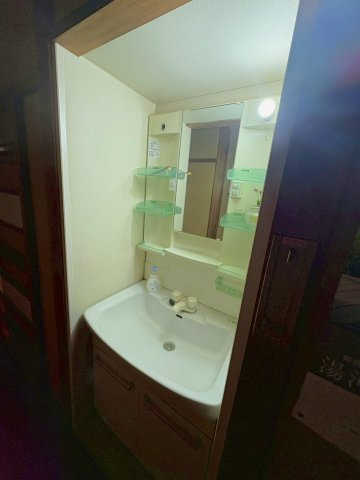 神奈川県足柄下郡湯河原町土肥1丁目の独立洗面台|独立洗面台です