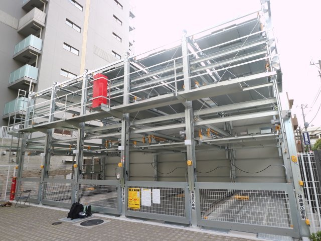 プラウドフラット門前仲町Ⅴの駐車場|駐車場に車を止められます