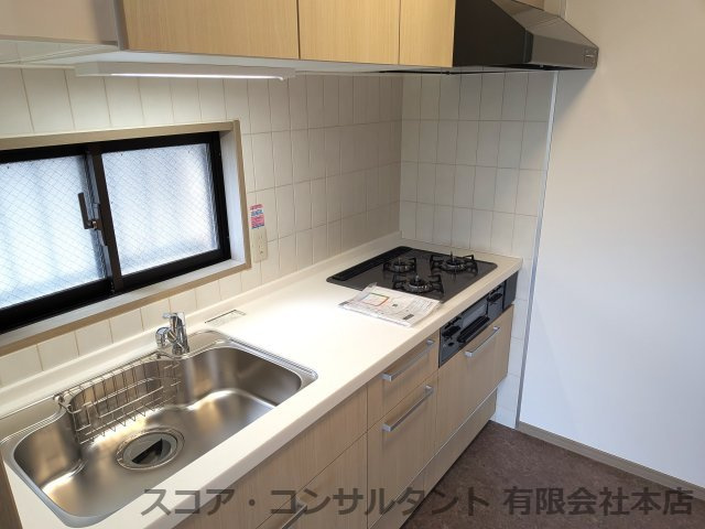 ライオンズマンション寒川第2のキッチン|コンパクトなキッチンで掃除もラクラク