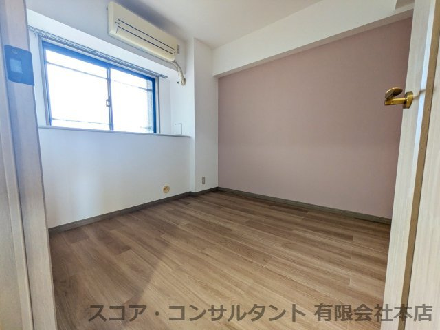 ライオンズマンション寒川第2の洋室|明るい洋室です