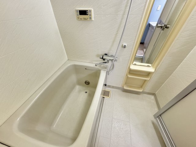 グランドール北小金の浴室
