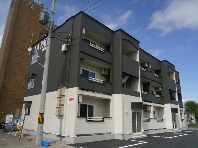 ラパーチェ東の外観