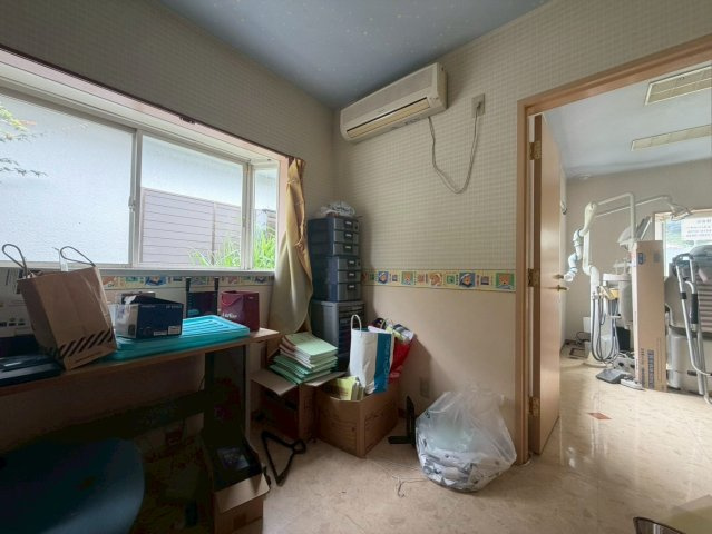 柚木町ロードサイド　中古戸建の居間・リビング