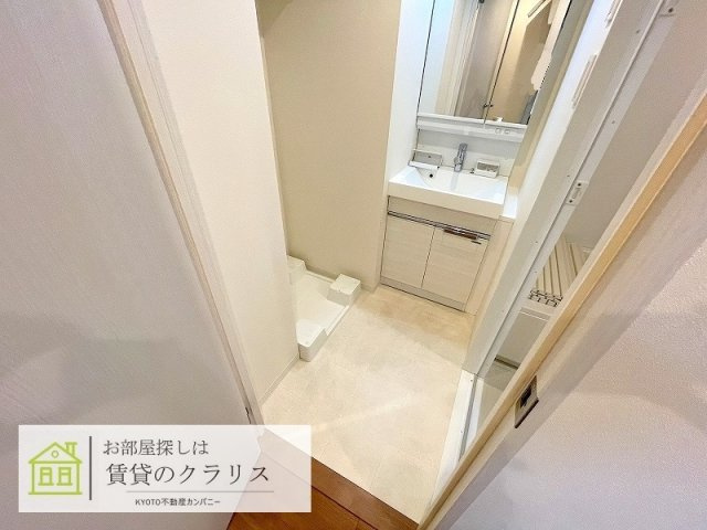 京都市南区久世中久世町１丁目の賃貸マンションの洗面所