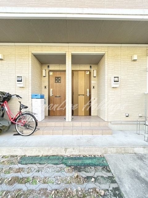 鎌倉市西御門１丁目のテラスのエントランス|毎日通るエントランス♪