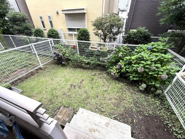 ステイツ北戸田の庭