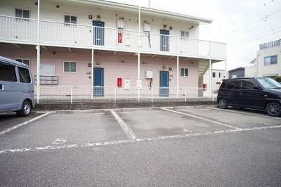 【駐車場】 | 美恵乃ハイム | 駐車場があるので、車を買う予定の方も安心です