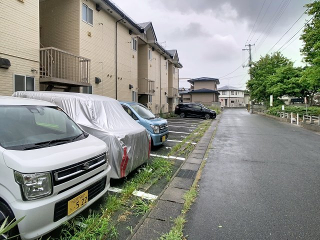 ダイヤ14鈴川の駐車場