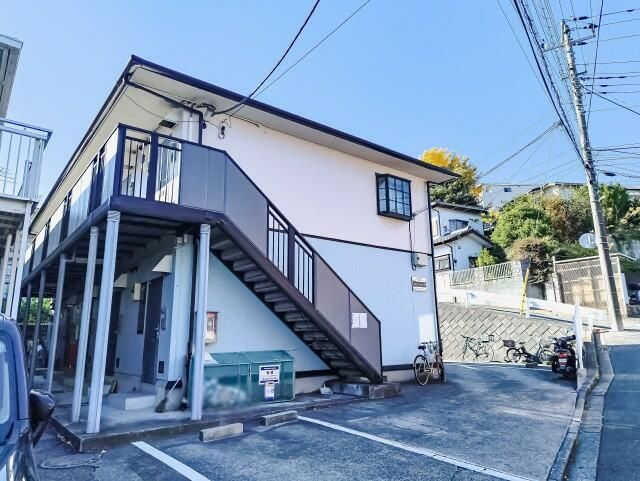 横浜市戸塚区戸塚町のアパートの外観