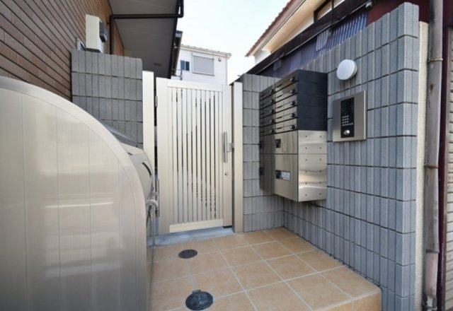 ペルラ小岩のエントランス