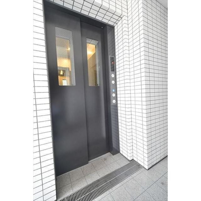メインステージ蒲田Ⅵエグザの内装|明るい色調の室内です