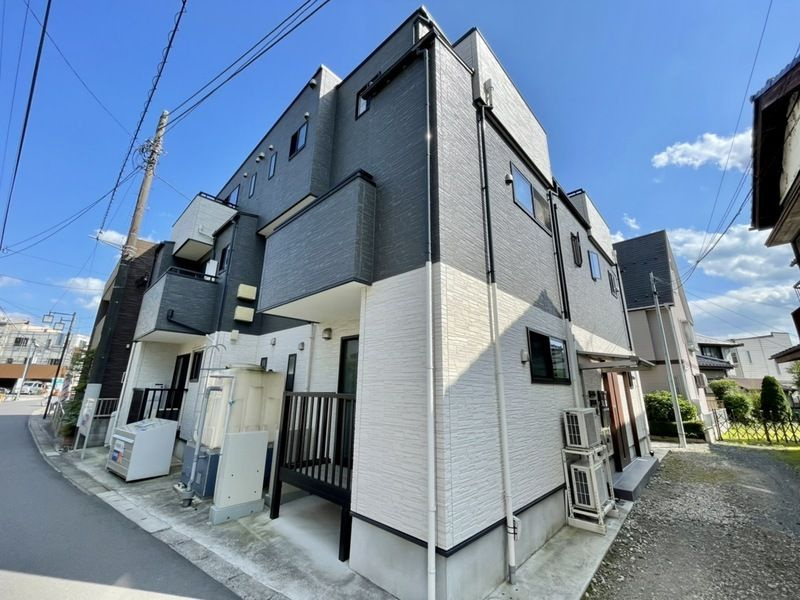 ルストーレ白岡の外観