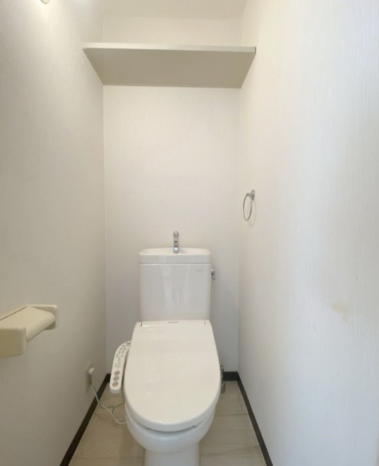キャッスルハイツのトイレ|※同建物別部屋参考写真