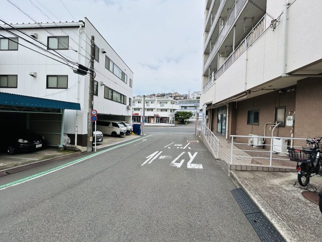 高いところが好きなら、、、この高さで足りる？？言うても１０階。下界を眺めながら、この世の主感も楽しめる物件ならコレ一択！！アフターサービスの安心感も享受できる『子安台共同ビル』リノベーションのその他