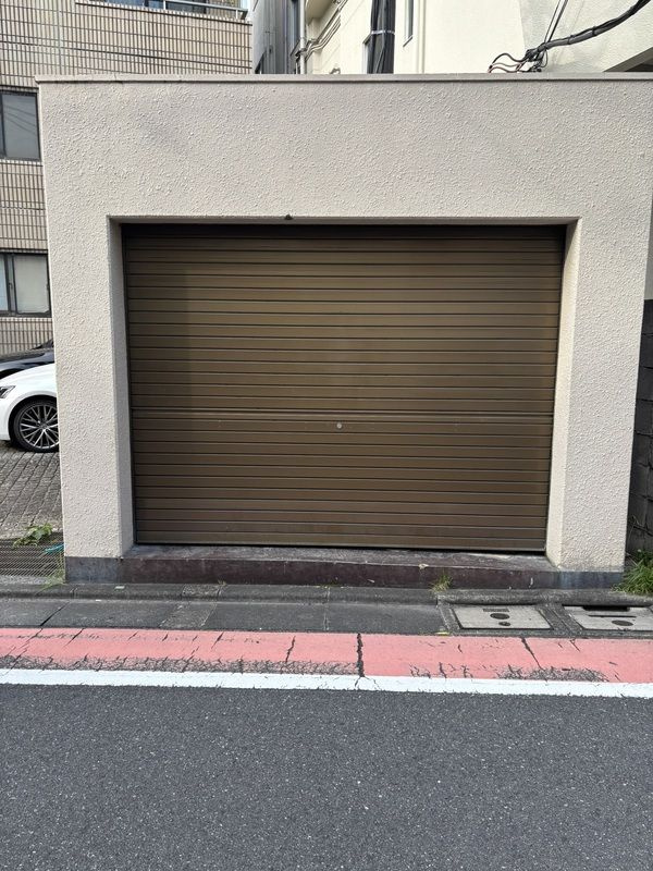 ヒルズガレの駐車場