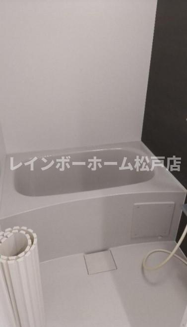 クレール松葉Ⅲの浴室|コンパクトで使いやすいお風呂です