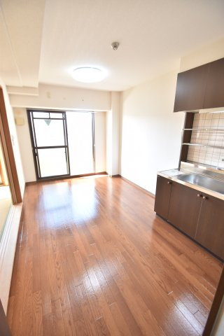 大阪市都島区東野田町４丁目の賃貸マンションの居間・リビング