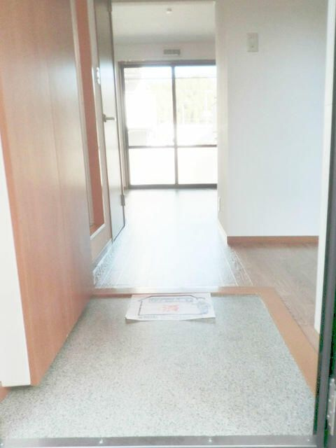シャトル文庫の玄関